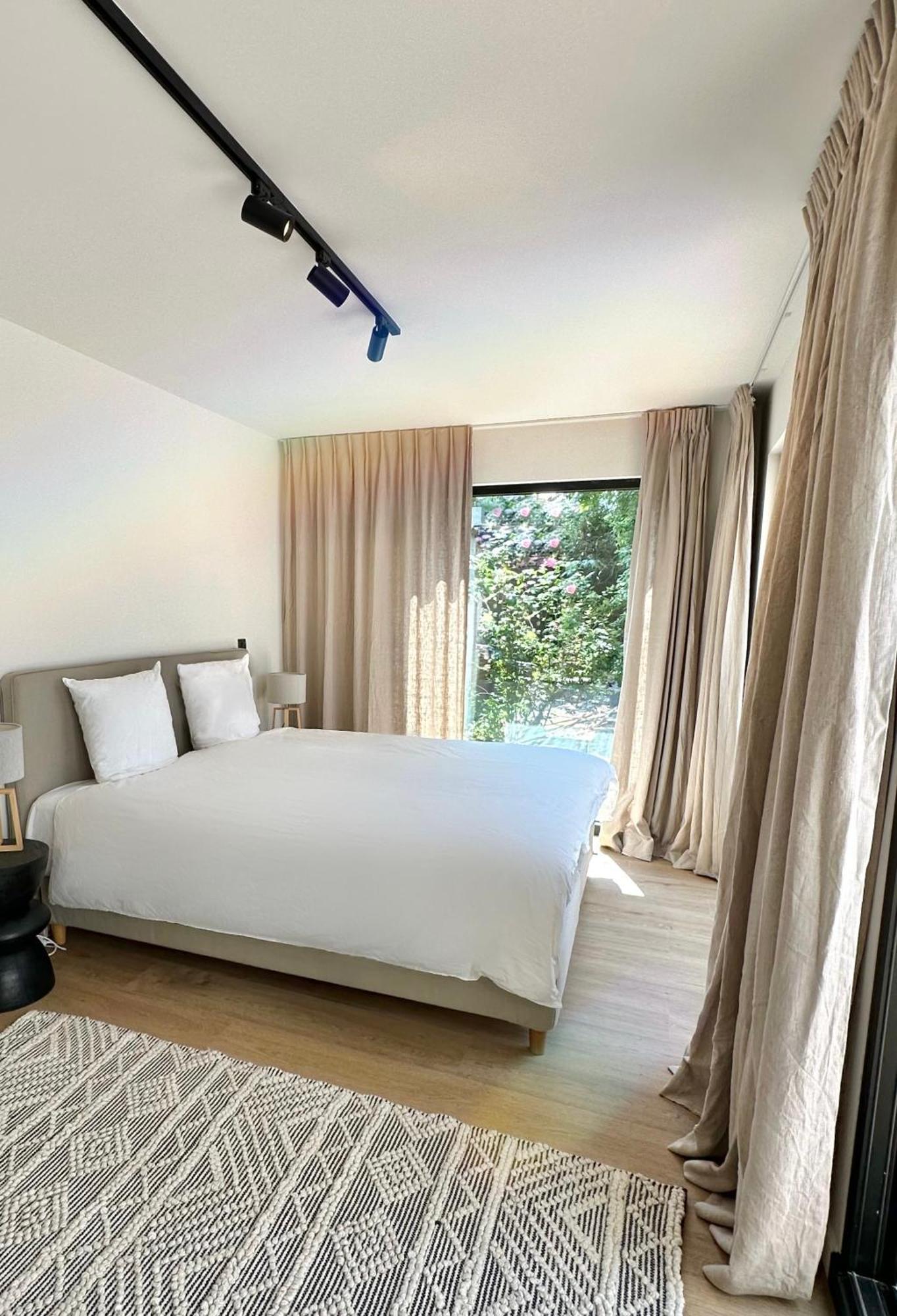 Luxury Apartment With Cosy Garden! Gand Esterno foto